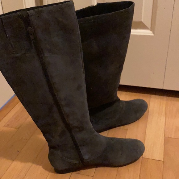 Like NEW Nine West Grey suede boots 7.5 - Picture 5 of 7